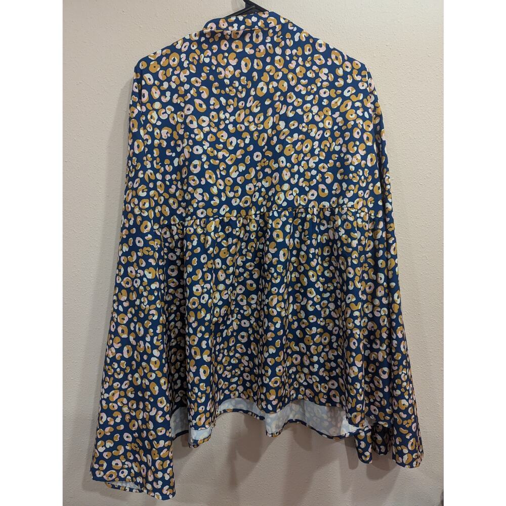 Women's flowy long sleeve leopard print blouse by Layerz Clothing size 3X - Picture 4 of 6
